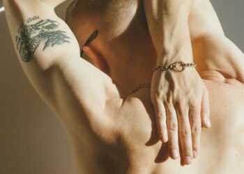 The Tensegrity Blueprint: My Journey Beyond Back Pain and the New Science of a Resilient Spine