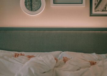 The Broken Alarm: A Journey Through Pain and the Neuroscience of Hope